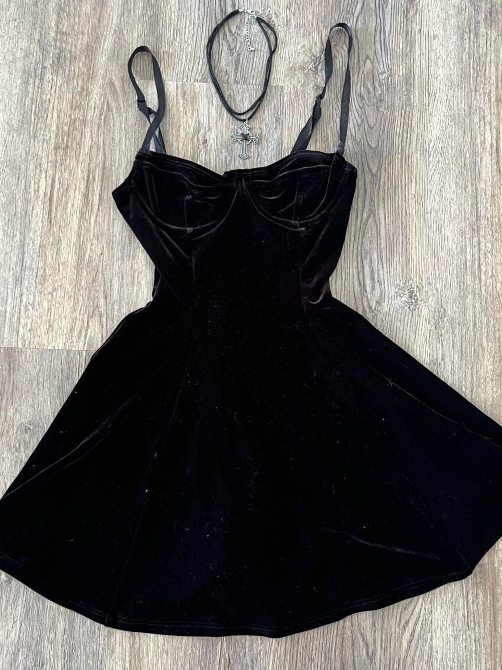 black velvet bustier mini dress 🖤 - Picture 3 of 5